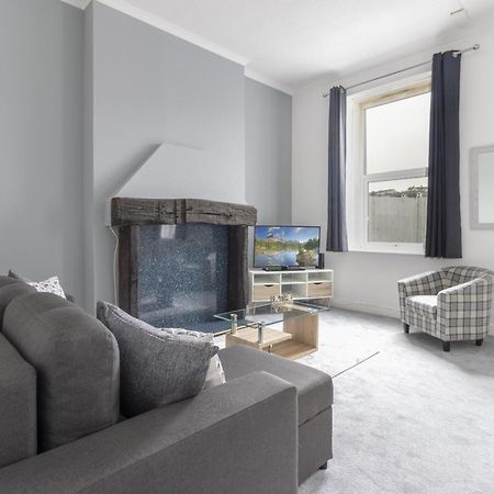 Appartamento Alexandra - Large 3 Bed Perfect For Contractors, Free Parking, Fast Wifi And Great Value! Plymouth Esterno foto