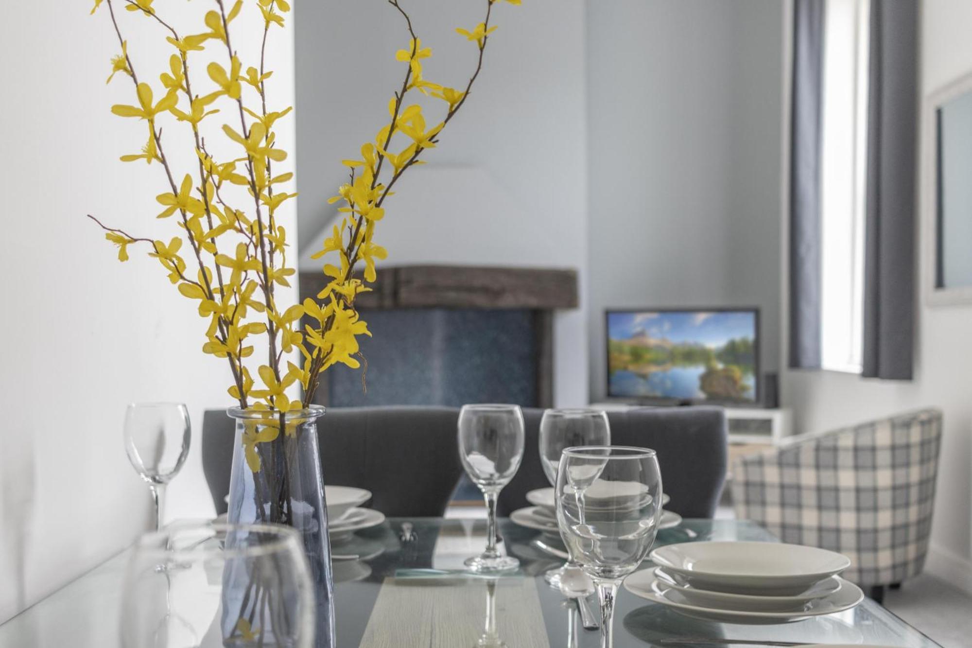 Appartamento Alexandra - Large 3 Bed Perfect For Contractors, Free Parking, Fast Wifi And Great Value! Plymouth Esterno foto